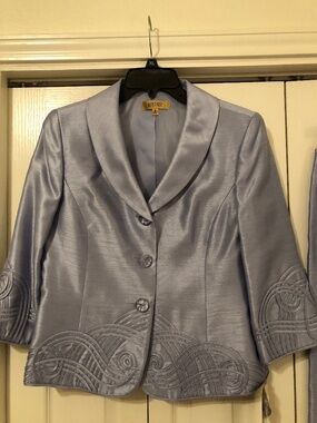 Ladies stunning two piece skirt and jacket